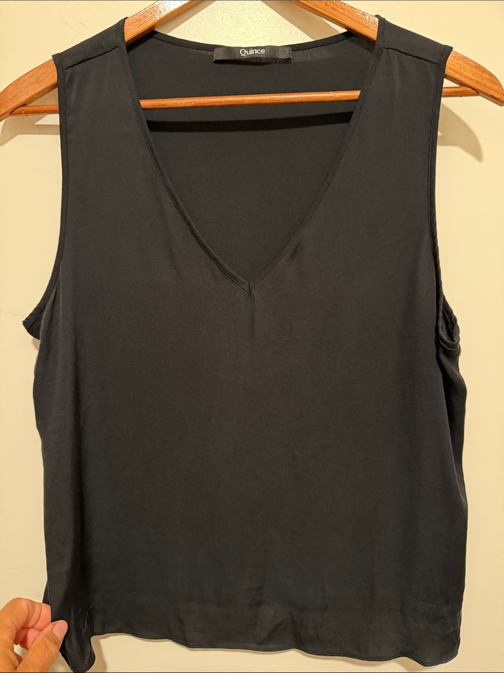 Quince Black V-Neck Sleeveless Camisole